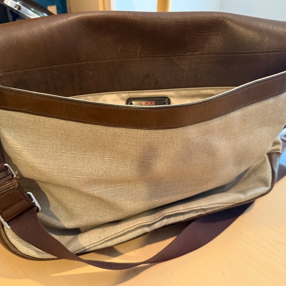 LARGE TUMI BAG - Picture 13 of 16